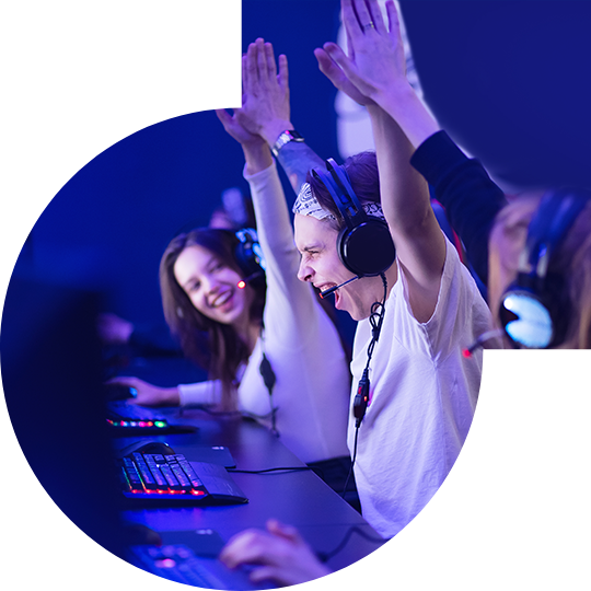 红桃国际独家双向驱动技术<br>让电竞玩家尽情享受极致高速快感